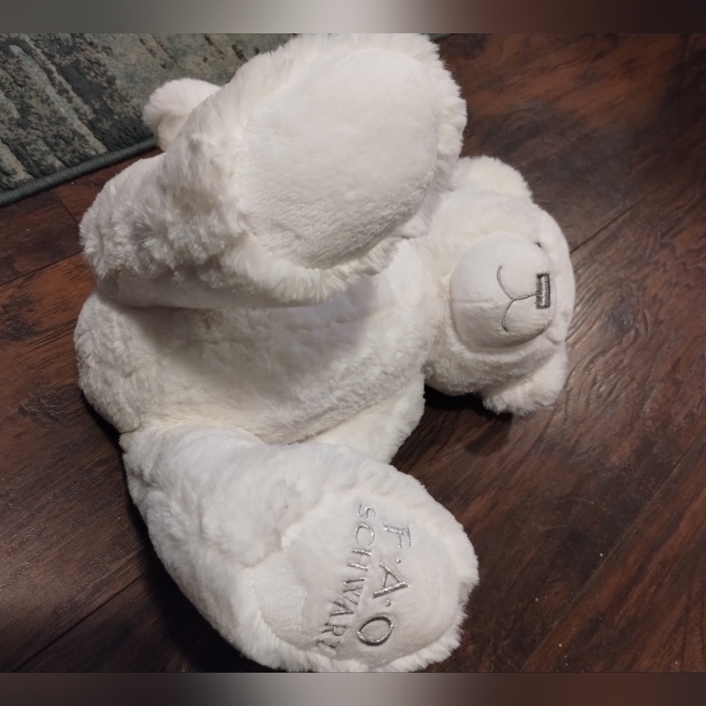 -Fao Schwarz white polar bear 14" Plush 2020 - Picture 8 of 17